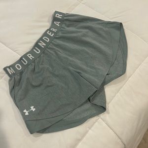 Underarmour shorts